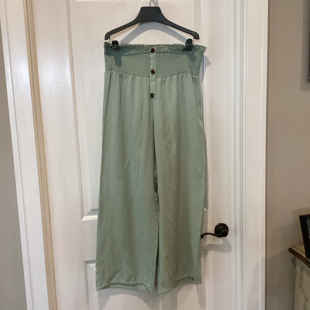 Green Wide-Leg womenโs Pants